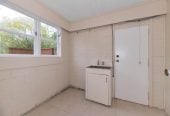 Overseas owners Must SELL, Move-in ready, 3 beds 2 baths house on 847m2 section, only moments from Titirangi Village, transport, cafes, parks, and everyday amenities. 1 km to Arahoe School, Green Bay High School and Glen Eden Intermediate, 42 West Lynn Road, Titirangi, Auckland
