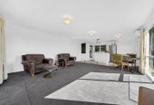 2 Kitchens, Home and income on 657m2 section, 5 beds 2 baths house with garage for 2 cars ( 3 beds 1 bath kitchen and lounge upstairs, 2 beds 1 bath kitchen and lounge downstairs), close to schools, shops, supermarkets, motorway access, 0.7 km to Target Road School, 12 Target Road, Totara Vale, Auckland