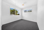 2 Kitchens, Home and income on 657m2 section, 5 beds 2 baths house with garage for 2 cars ( 3 beds 1 bath kitchen and lounge upstairs, 2 beds 1 bath kitchen and lounge downstairs), close to schools, shops, supermarkets, motorway access, 0.7 km to Target Road School, 12 Target Road, Totara Vale, Auckland