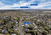 2 Kitchens, Home and income on 657m2 section, 5 beds 2 baths house with garage for 2 cars ( 3 beds 1 bath kitchen and lounge upstairs, 2 beds 1 bath kitchen and lounge downstairs), close to schools, shops, supermarkets, motorway access, 0.7 km to Target Road School, 12 Target Road, Totara Vale, Auckland