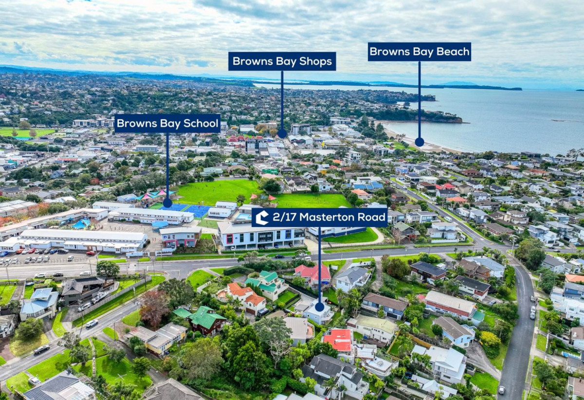 Rangitoto College zone, Move-in ready, Renovated 2 beds 1 bath house with carports and spa pool, An easy 7-minute stroll to Rothesay Bay Beach and 2 minutes to local schooling, In-zone for the prestigious Rangitoto College, Murrays Bay Intermediate, and Browns Bay Primary, 2/17 Masterton Road, Rothesay Bay, Auckland