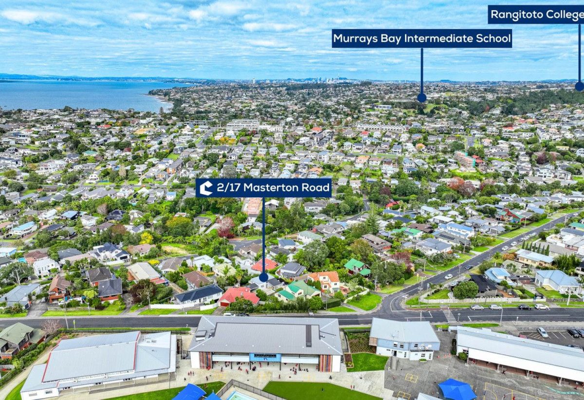 Rangitoto College zone, Move-in ready, Renovated 2 beds 1 bath house with carports and spa pool, An easy 7-minute stroll to Rothesay Bay Beach and 2 minutes to local schooling, In-zone for the prestigious Rangitoto College, Murrays Bay Intermediate, and Browns Bay Primary, 2/17 Masterton Road, Rothesay Bay, Auckland