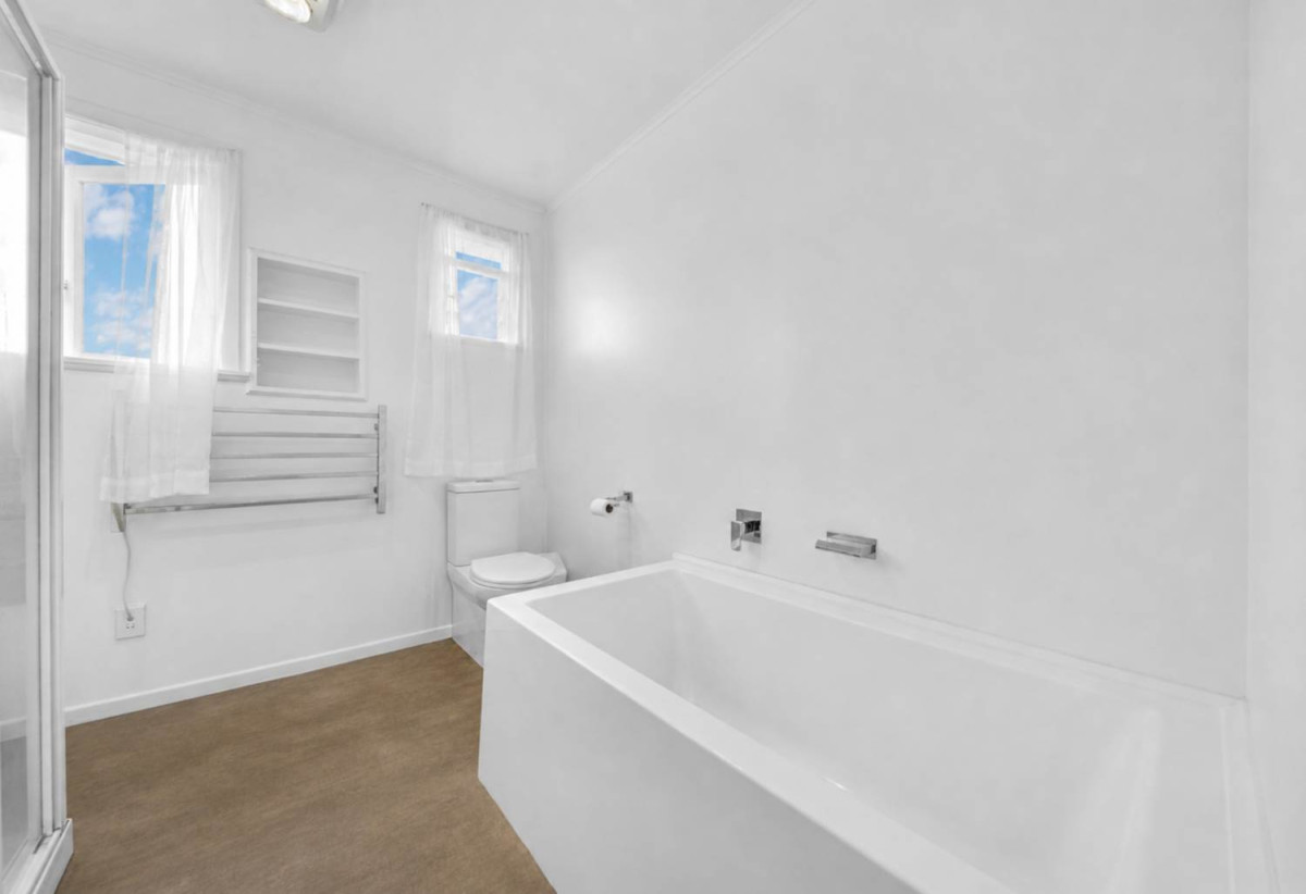 1019m2 section, 3 beds 1 bath house with garage, currently rented, close to schools, golf club, tennis club, parks, shops, supermarket, 0.6 km to Marshall Laing School, 0.9 km to Lynfield College, 16 Jamaica Place, Blockhouse Bay, Auckland
