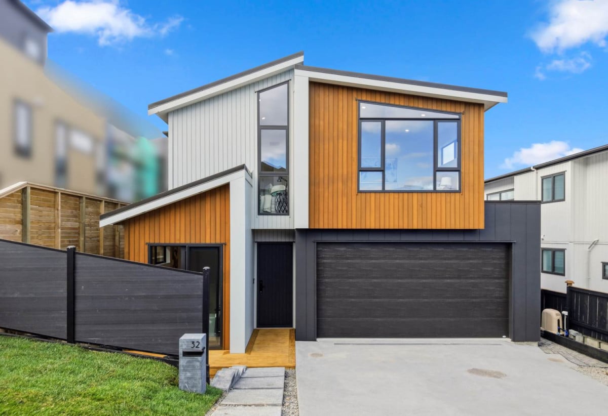 10-Year Master Builder Guarantee, Brandnew 4 beds (2 ensuites) + large study room 3.5 baths house with double garage, Sea views, 1 ensuite and study room ground floor, 1.3 km to Long Bay School and Long Bay College, 32 Kumukumu Road, Long Bay, Auckland