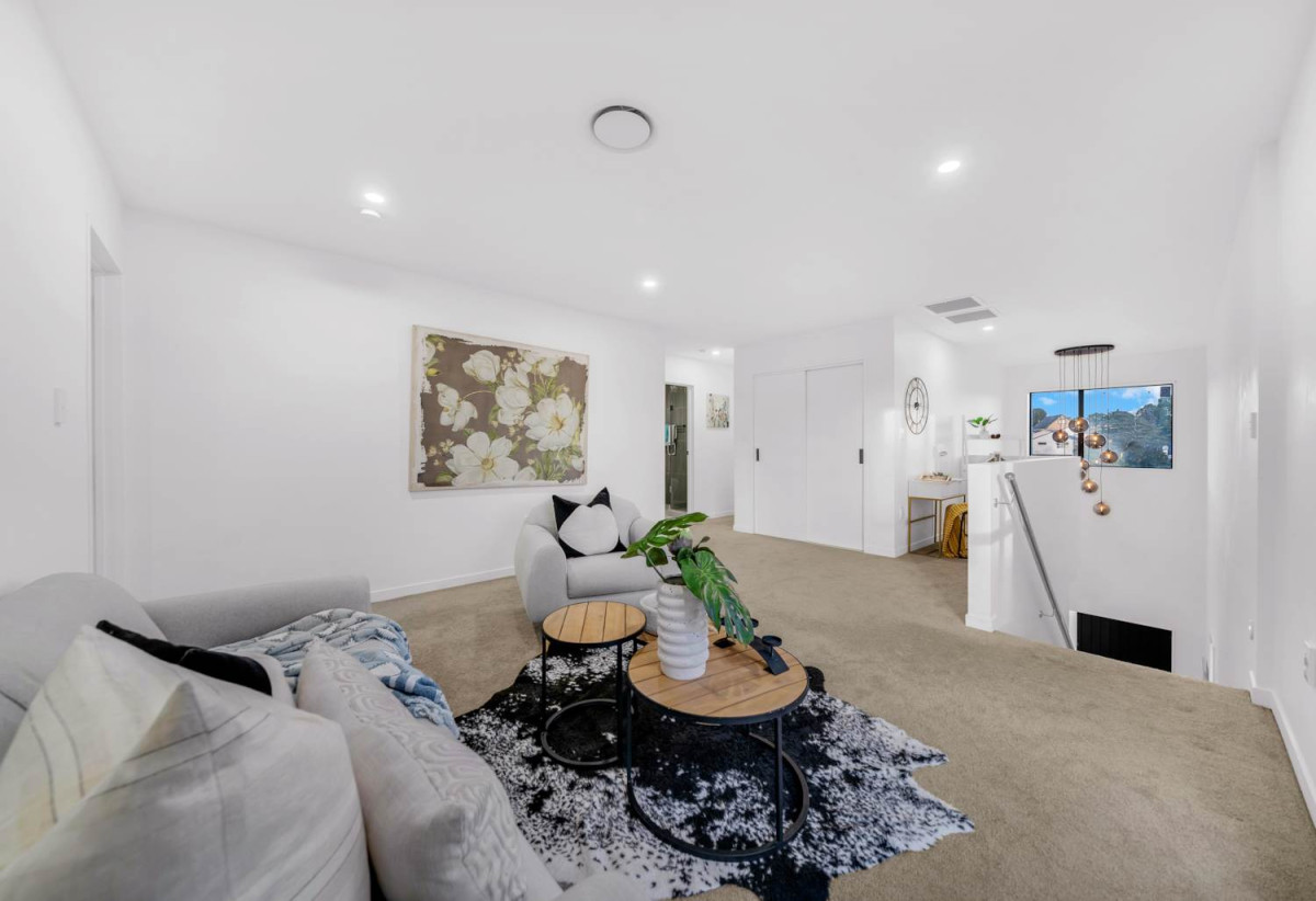 Must sell, The owner has moved on, 4 beds 3 baths house with double garage on 367m2 section, close to schools, parks, shops, 0.4 km to May Road School, 44D White Swan Road, Mt Roskill, Auckland