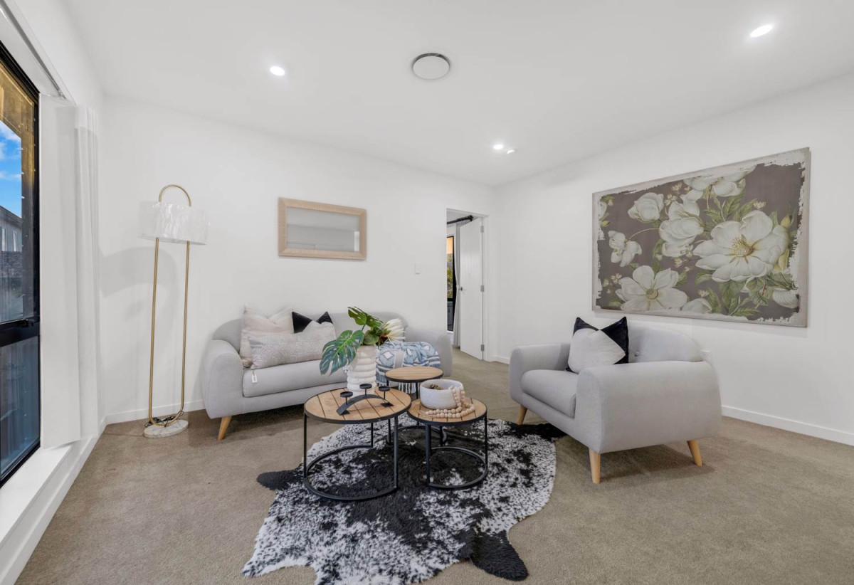 Must sell, The owner has moved on, 4 beds 3 baths house with double garage on 367m2 section, close to schools, parks, shops, 0.4 km to May Road School, 44D White Swan Road, Mt Roskill, Auckland