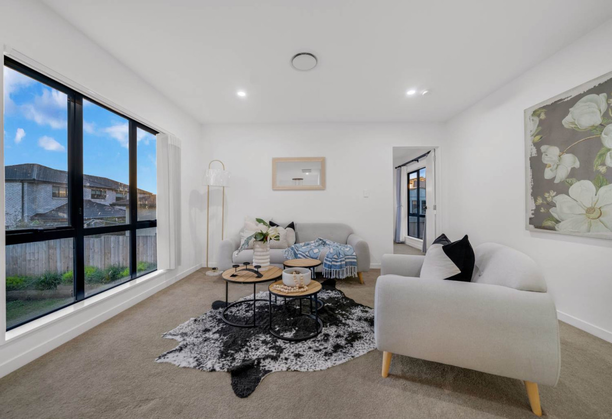Must sell, The owner has moved on, 4 beds 3 baths house with double garage on 367m2 section, close to schools, parks, shops, 0.4 km to May Road School, 44D White Swan Road, Mt Roskill, Auckland