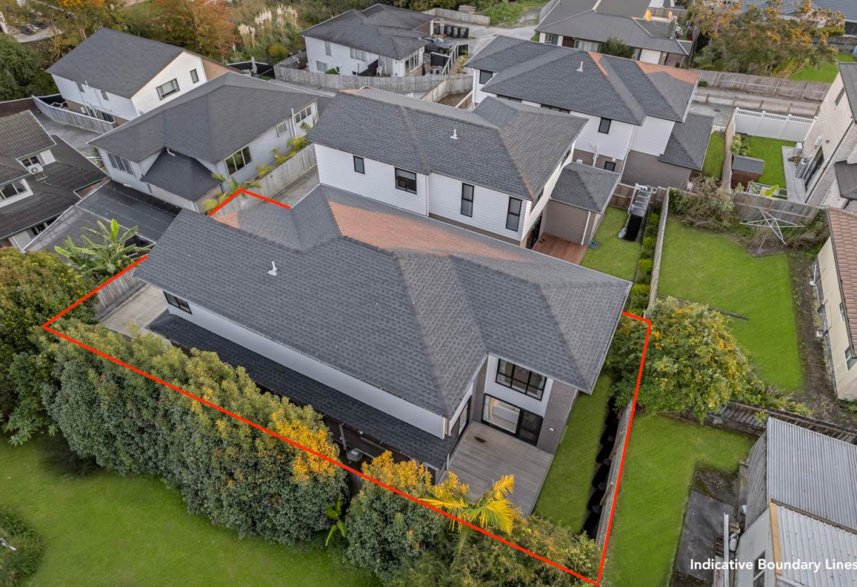 Must sell, The owner has moved on, 4 beds 3 baths house with double garage on 367m2 section, close to schools, parks, shops, 0.4 km to May Road School, 44D White Swan Road, Mt Roskill, Auckland