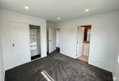 For rent, No smokers., 2 beds 2 baths unit, Walking distance to the Pakuranga Plaza., available 9th June, 2/46 Dale Crescent, Pakuranga, Auckland