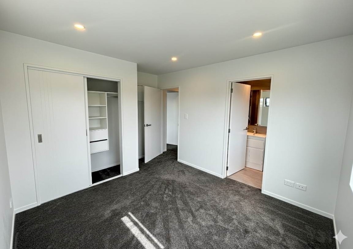 For rent, No smokers., 2 beds 2 baths unit, Walking distance to the Pakuranga Plaza., available 9th June, 2/46 Dale Crescent, Pakuranga, Auckland