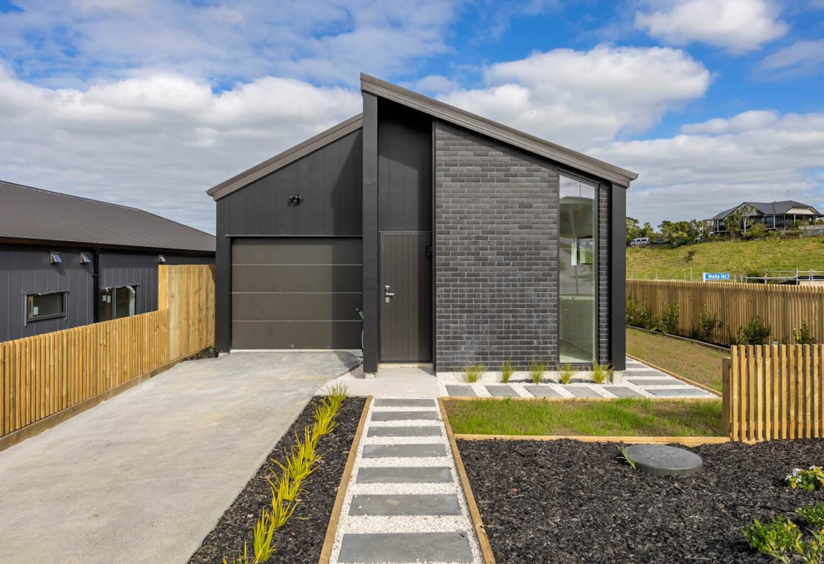 Brandnew 3 beds 2 baths house with garage on 366m2 section, 0.6 km to Orewa Primary School, 0.8 km to Orewa College, 2 Moko Road, Orewa, Auckland