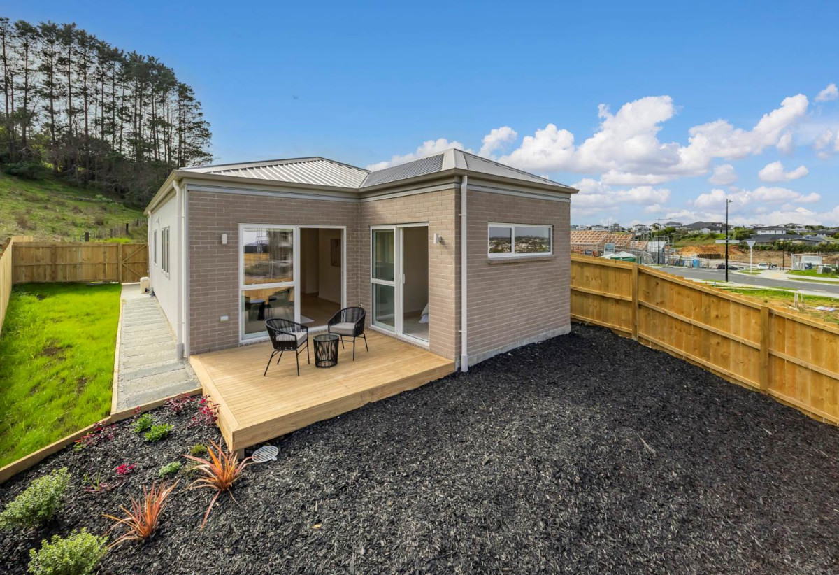 Brandnew 3 beds 2 baths house with garage on 300m2 section, just minutes from Orewa Beach, local shops, schools, and motorway access, 1.6 km to Orewa Primary School, 42 Ara Taha Crescent, Orewa, Auckland