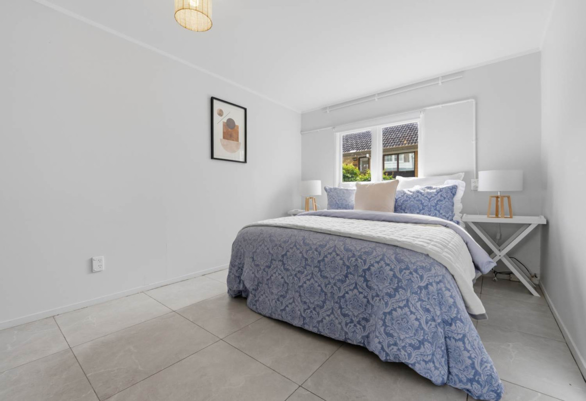 Renovated 3 beds 1 bath home, close to shops, supermarket, schoolc, reserves, 0.6 km to Meadowbank School, 1.6 km to Remuera Intermediate, 5/27 Lucerne Road, Remuera, Auckland