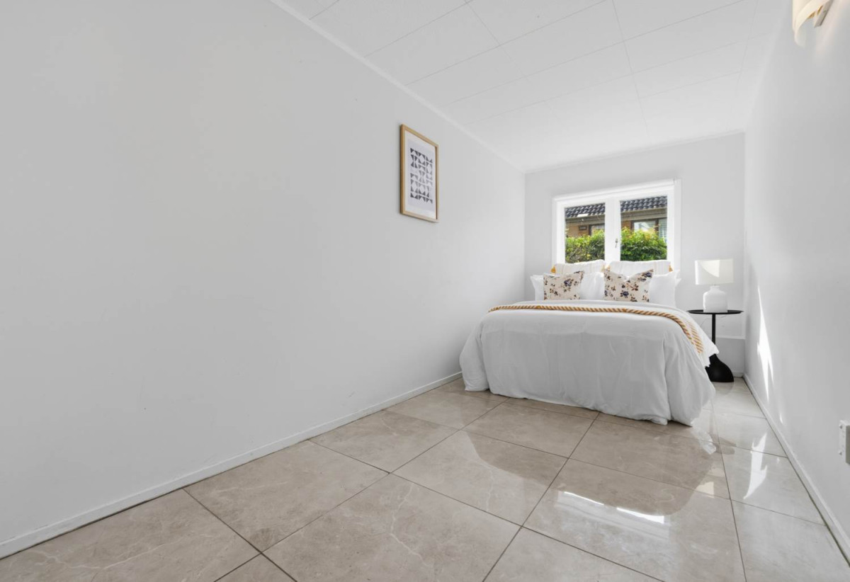 Renovated 3 beds 1 bath home, close to shops, supermarket, schoolc, reserves, 0.6 km to Meadowbank School, 1.6 km to Remuera Intermediate, 5/27 Lucerne Road, Remuera, Auckland