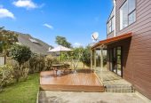 Once in 30 years, Owners downsizing, 3 beds 2 baths house with garage, close to schools, shops, supermarket, beach, 0.9 km to Orakei School, 1.3 km to Selwyn College, 54B Kurahaupo Street, Orakei, Auckland