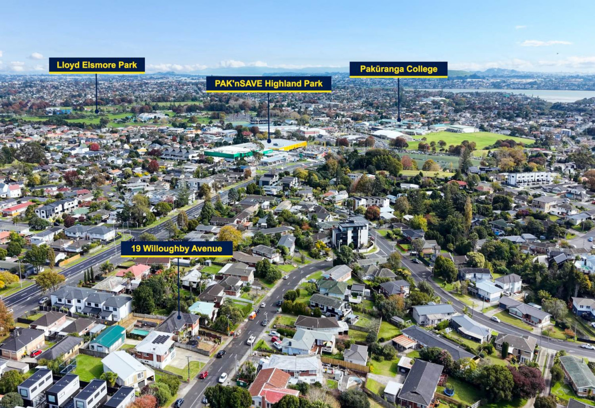 683m² Mixed Housing Suburban, 4 beds 2 baths house with double garage and swimming pool, 0.2 km to Howick Primary School, 0.4 km to Howick Intermediate, 1.1 km to Pakuranga College, 19 Willoughby Avenue, Howick, Auckland