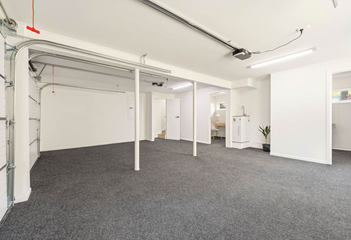 665m2 section, Renovated Brick and tile 3 beds + 2 large office rooms 1 bath house with double garage, close to Golf club, Leisure centre, shops, supermarkets, schools, 0.8 km to May Road School, 1.1 km to Waikowhai Intermediate, 1.4 km to Lynfield College, 48 Anita Avenue, Mt Roskill, Auckland