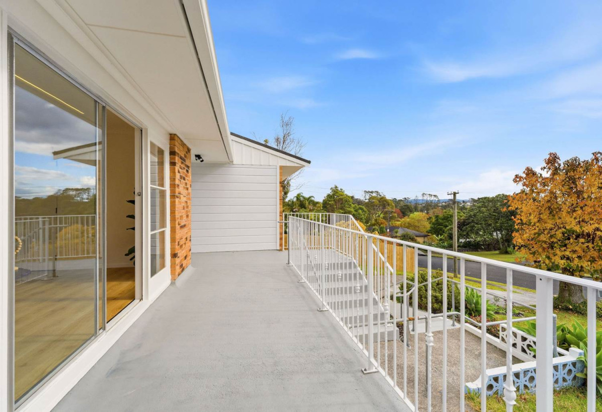 665m2 section, Renovated Brick and tile 3 beds + 2 large office rooms 1 bath house with double garage, close to Golf club, Leisure centre, shops, supermarkets, schools, 0.8 km to May Road School, 1.1 km to Waikowhai Intermediate, 1.4 km to Lynfield College, 48 Anita Avenue, Mt Roskill, Auckland