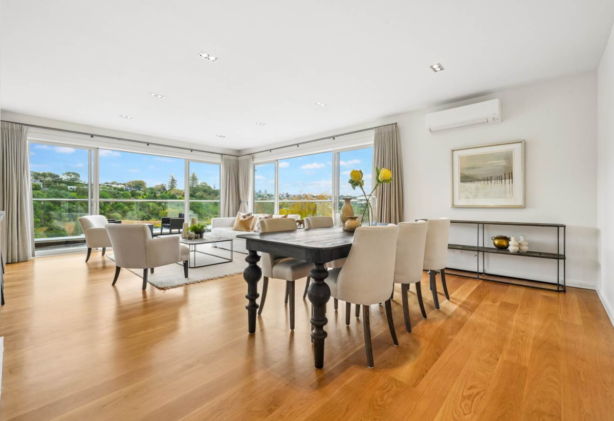 Double Grammar school zone, 360m2 6 beds 4 baths house with double garage, Downstairs provides superb flexibility with 2 beds 1 bath , a separate living area and its own private access, 2.1 km to Epsom Girls’ Grammar School, 2.5 km to Auckland Grammar, 70A Spencer Street, Remuera, Auckland