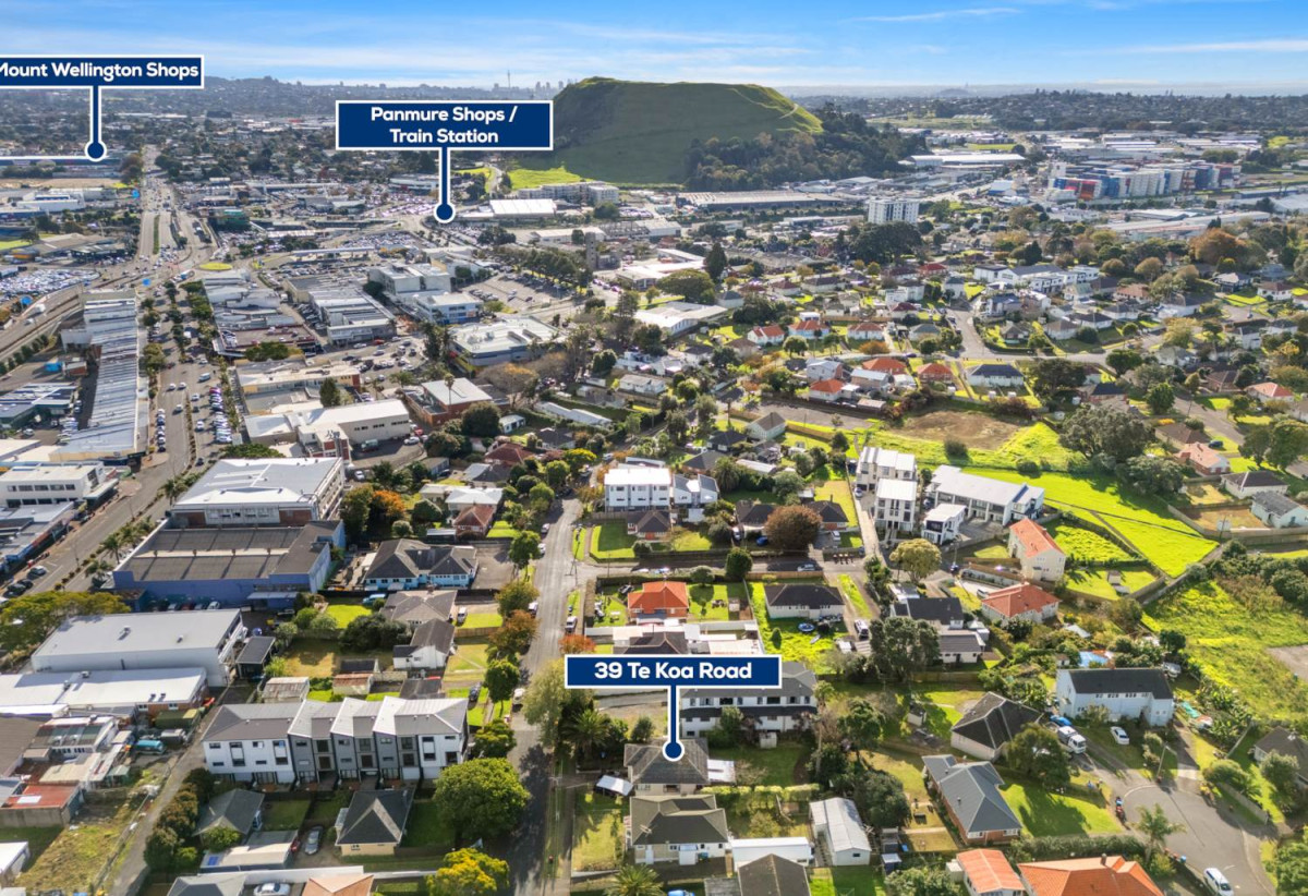 Must sell, Vendor cashing out, 3 beds 1 bath house on 650m2 section, with RC,BC, EPA approved, Stroll to Panmure Shopping Centre, the wharf, scenic reserves, Tamaki River walks, the lagoon, swimming pool, gym complex, 39 Te Koa Road, Panmure, Auckland