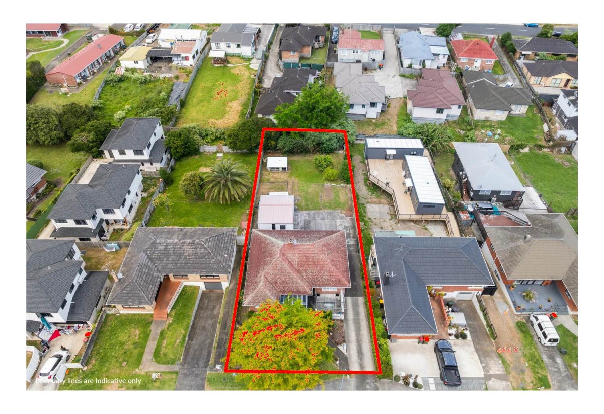 Must sell, 878m2 section with RC, EPA for 5 two-level dwellings + JOAL, 220m2 Brick and tile 3 beds 1 nath house with standalone double garage, minutes to schools Hunter Plaza, motorway access, 0.8 km to Papatoetoe Central School, 0.9 km to Papatoetoe Intermediate, 9 Richards Avenue, Papatoetoe, Auckland