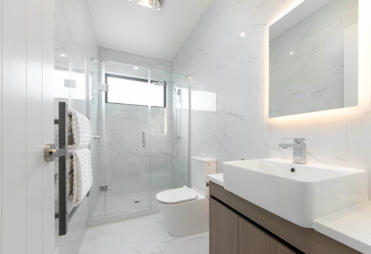 Brandnew 4 beds 3 baths Duplex home with Tandem Garage, Located near the highway, supermarket, and an upcoming shopping hub, 0.4 km to Ngakoroa School, 33C Burberry Road, Drury, Auckland