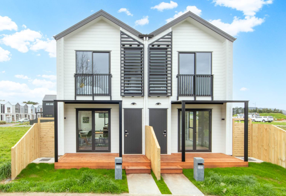 Brandnew 4 beds 3 baths Duplex home with Tandem Garage, Located near the highway, supermarket, and an upcoming shopping hub, 0.4 km to Ngakoroa School, 33C Burberry Road, Drury, Auckland