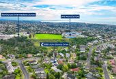 Standalone 5 beds (2ensuites) 3.5 baths home with garage, close to schools, shops, supermarkets, beaches, 0.3 km to Northcross Intermediate, 0.4 km to Sherwood School (Auckland), 3.1 km to Long Bay College, 88B John Downs Drive, Browns Bay, Auckland