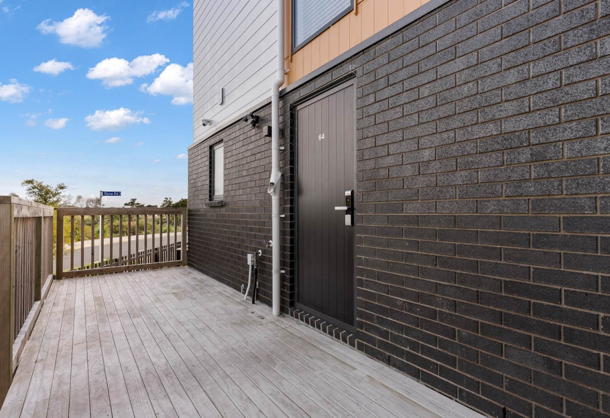 Reserve Views, 3 beds (2 ensuites) 3 baths townhouse with garage, 1 ensuite ground floor, garage space with a kitchenette setup, close to Ormiston shopping centre, 0.4 km to v school, 1.5 km to Ormiston Junior College and Ormiston Senior College, 64 Whakatupu Road, Flat Bush, Auckland