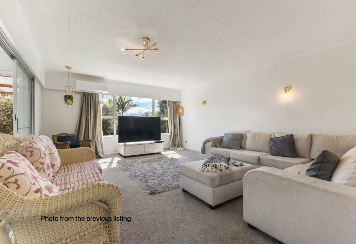 Mt Roskill Grammar zone, 868m2 section, 4 beds 2 baths house with double garage, close to schools, shops, supermarkets, parks, motorway access, 0.7 km to Hillsborough School, 0.8 km to Mt Roskill Grammar, 1.2 km to Mt Roskill Intermediate, 47 Littlejohn Street, Hillsborough, Auckland