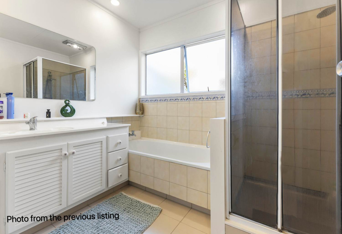 Mt Roskill Grammar zone, 868m2 section, 4 beds 2 baths house with double garage, close to schools, shops, supermarkets, parks, motorway access, 0.7 km to Hillsborough School, 0.8 km to Mt Roskill Grammar, 1.2 km to Mt Roskill Intermediate, 47 Littlejohn Street, Hillsborough, Auckland