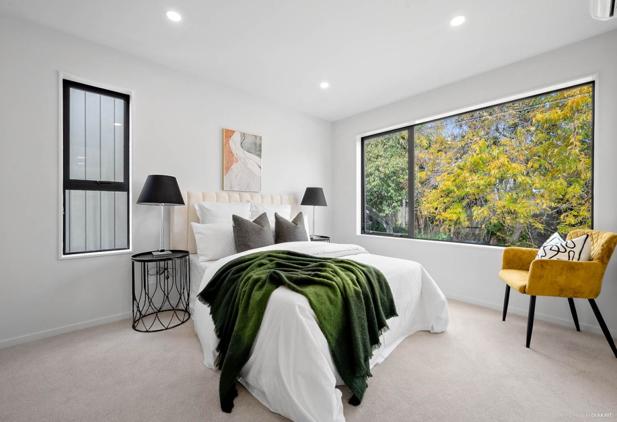 12-month maintenance warranty and a 10-year Master Build Guarantee, Brandnew standalone 5 beds (2 ensuites) 3.5 baths home with double garage on 266m2 section, close to shops, supermarkets, schools, parks, motorway access, 0.5 km to Oranga School and One Tree Hill College, 1.8 km to Remuera Intermediate, 2A Wahanui Road, Greenlane, Auckland