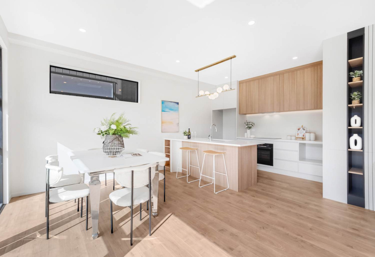 12-month maintenance warranty and a 10-year Master Build Guarantee, Brandnew standalone 5 beds (2 ensuites) 3.5 baths home with double garage on 266m2 section, close to shops, supermarkets, schools, parks, motorway access, 0.5 km to Oranga School and One Tree Hill College, 1.8 km to Remuera Intermediate, 2A Wahanui Road, Greenlane, Auckland