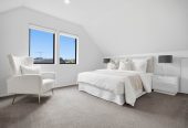 Brick 3 beds 1 bath house with garage, minutes schools, Albany Mall, motorway access, 0.4 km to Oteha Valley School, 0.5 km to Northcross Intermediate, 5/37 Fields Parade, Oteha, Auckland