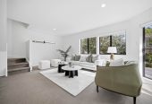 Brick 3 beds 1 bath house with garage, minutes schools, Albany Mall, motorway access, 0.4 km to Oteha Valley School, 0.5 km to Northcross Intermediate, 5/37 Fields Parade, Oteha, Auckland
