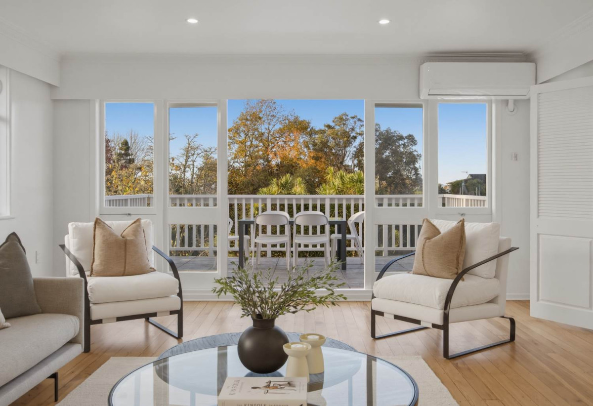 836m2 section, 4 beds 2 baths house, the downstairs level could become a secluded master haven or additional living space, with a single garage and dual driveways providing generous off- street parking, including space for the boat or trailer, 0.9 km to Selwyn College, 60 Ripon Crescent, Meadowbank, Auckland