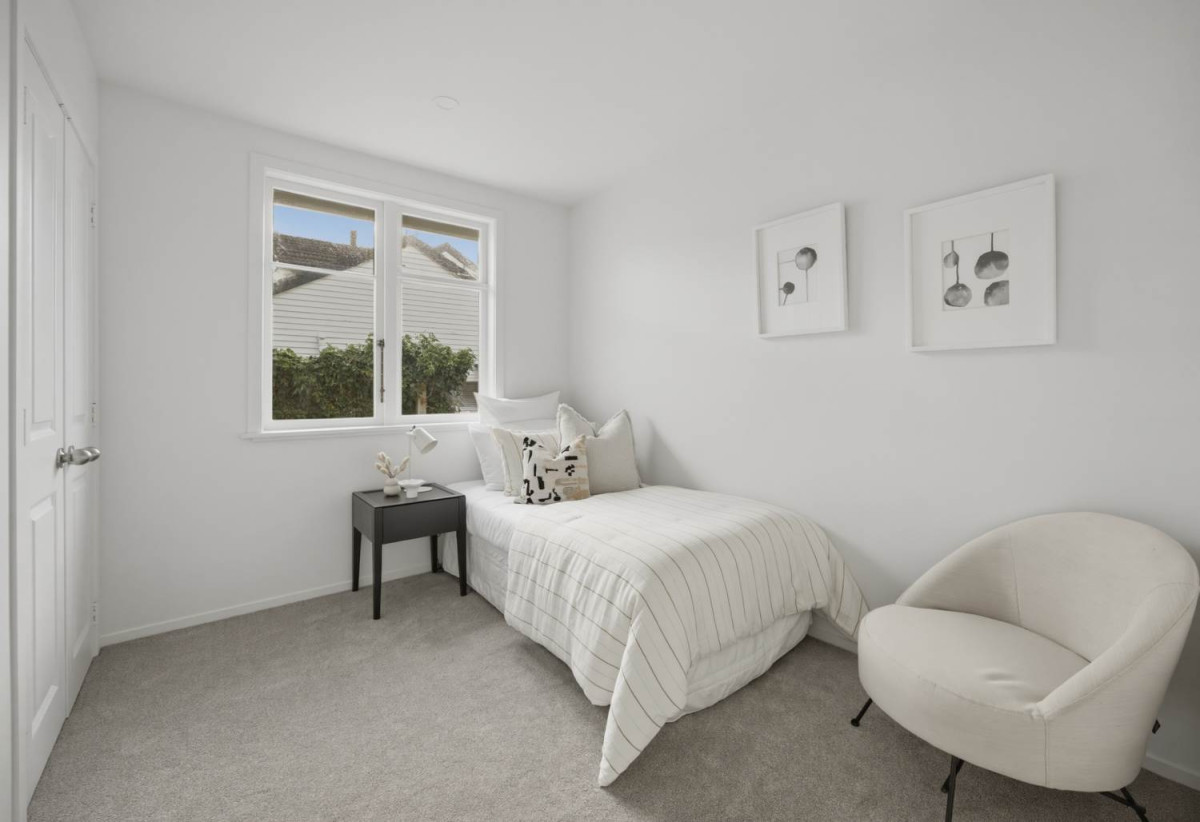 836m2 section, 4 beds 2 baths house, the downstairs level could become a secluded master haven or additional living space, with a single garage and dual driveways providing generous off- street parking, including space for the boat or trailer, 0.9 km to Selwyn College, 60 Ripon Crescent, Meadowbank, Auckland