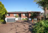Macleans College zone, Brick and tile 5 beds 3 baths house with double garage on 668m2 section, Close to Half Moon Bay Marina, ferry, beaches, cafés & amenities, 0.3 km to Pigeon Mountain School, 0.5 km to Bucklands Beach Intermediate, 0.8 km to Macleans College, 52 Cornelian Crescent, Half Moon Bay, Auckland