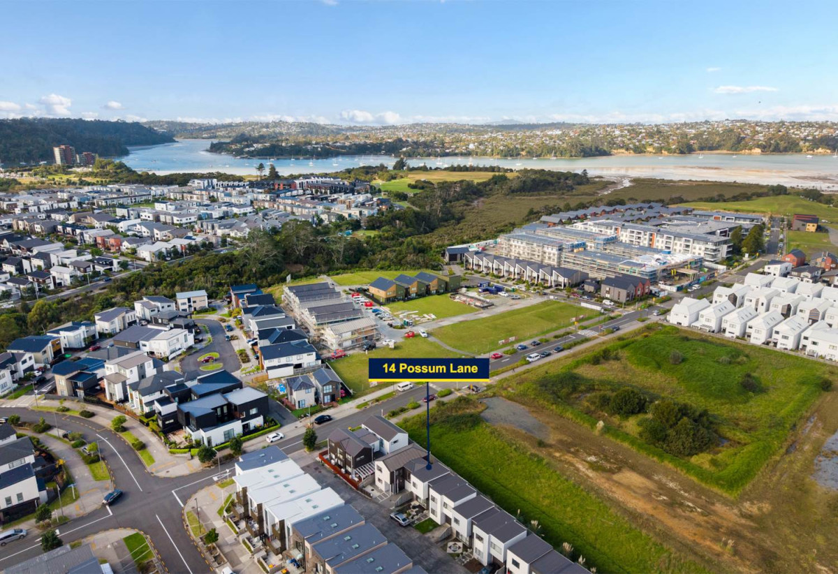 Must sell, 4 beds 2.5 baths home with garage, close to local shops, cafés, parks, motorway access, and the popular Hobsonville Point precinct. 0.4 km to Hobsonville Point Primary School, 0.8 km to Hobsonville Point Secondary School, 14 Possum Lane, Hobsonville, Auckland