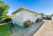 Double Grammar school zone, Freehold standalone 3 beds 2 baths house with carport on 400m2 section, 2.8 km to Epsom Girls’ Grammar School, 3.5 km to Auckland Grammar, 25A Selwyn Road, Epsom, Auckland