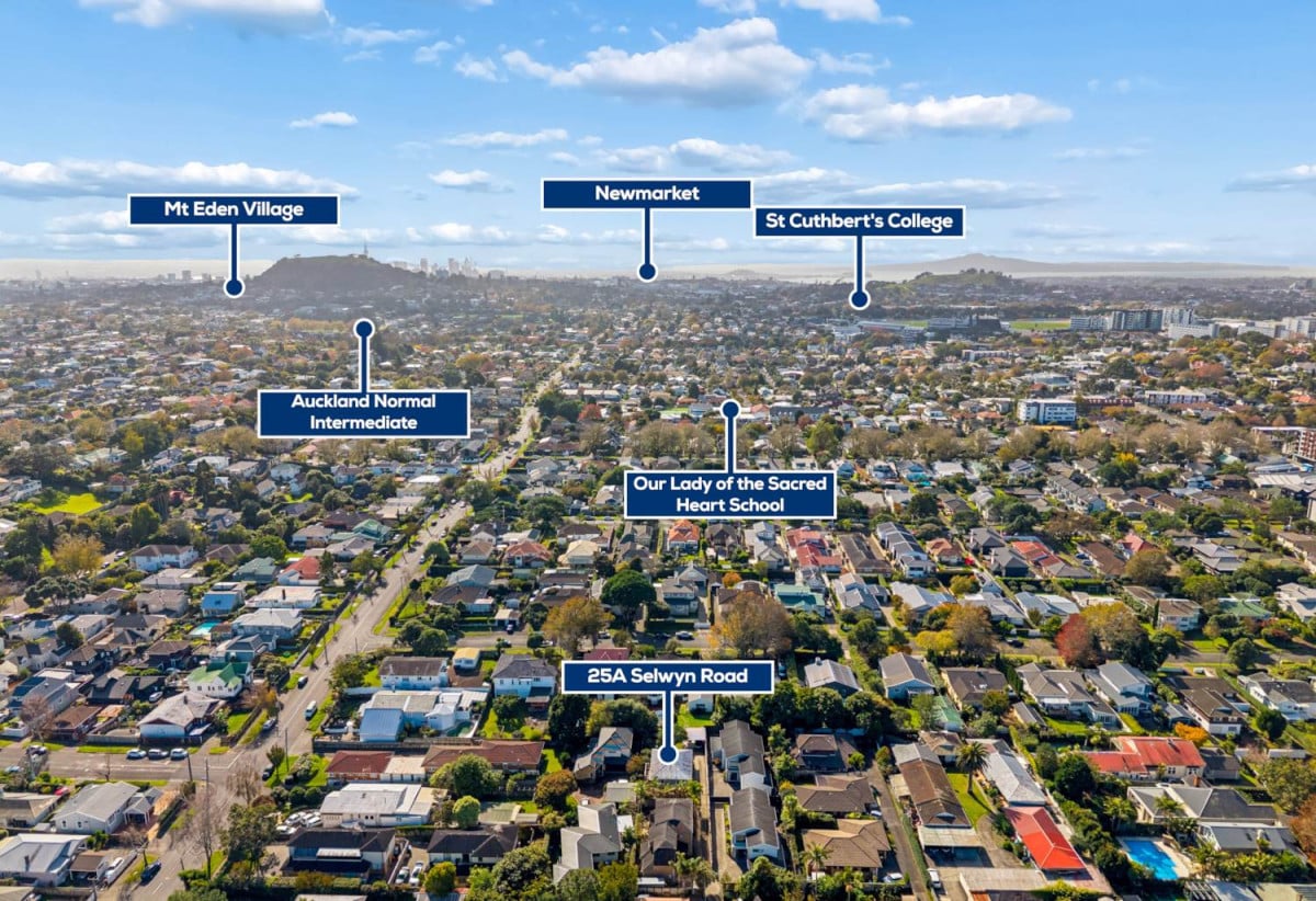 Double Grammar school zone, Freehold standalone 3 beds 2 baths house with carport on 400m2 section, 2.8 km to Epsom Girls’ Grammar School, 3.5 km to Auckland Grammar, 25A Selwyn Road, Epsom, Auckland