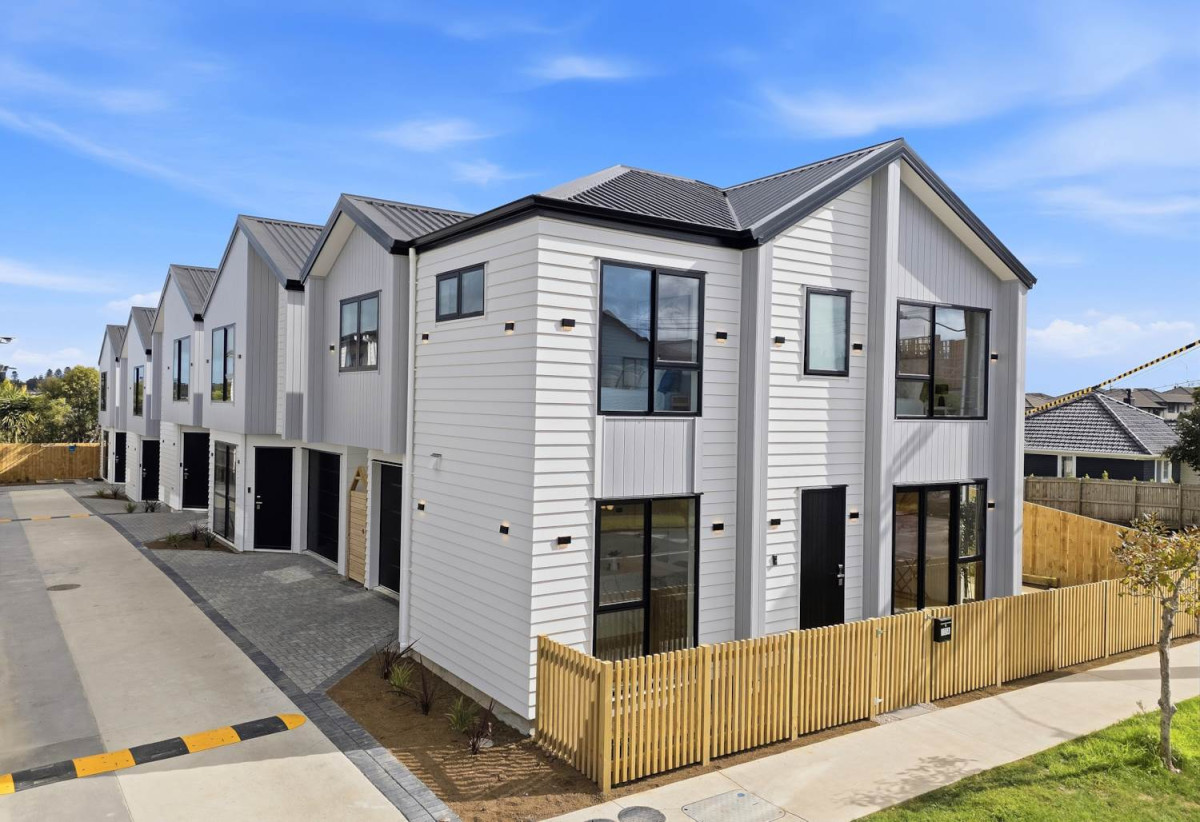 Standalone 4 beds 3 baths home with garage, 1 bed with toilet & bathroom conveniently located downstairs, Gas cooking, Close to schools, shops, public transport & all amenities, 0.7 km to Manurewa South School, Lot 4/13 Churchill Avenue, Manurewa, Auckland