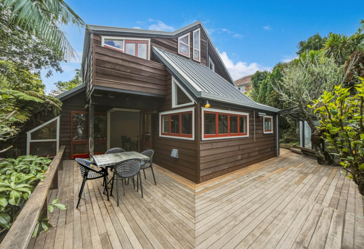 Once in 43 years, 865m2 section on Rangitoto College zone, 4 beds (1ensuite) 2.5 baths house with garage, 0.7 km to Mairangi Bay School, 1.3 km to Campbells Bay School, 1.8 km to Rangitoto College, 19 Beacon Avenue, Campbells Bay, Auckland