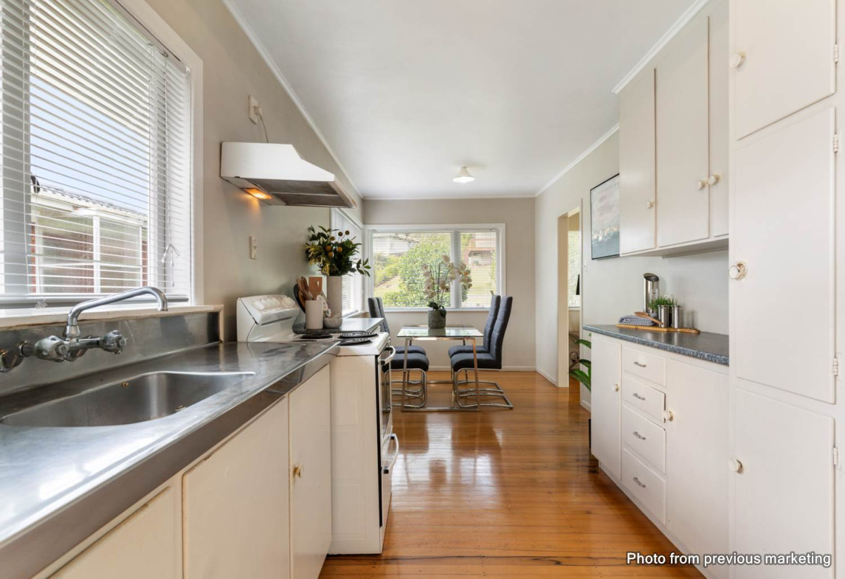Vendor cashing out, 723m2 section with RC lodged for 5 dwellings, 3 beds 1 bath house with garage, currently rented for $650 per week Until Jan 2027, Located just minutes from motorway access, public transport, schools, and local shopping, 0.6 km to Rangeview Intermediate, 133 Vodanovich Road, Te Atatu South, Auckland