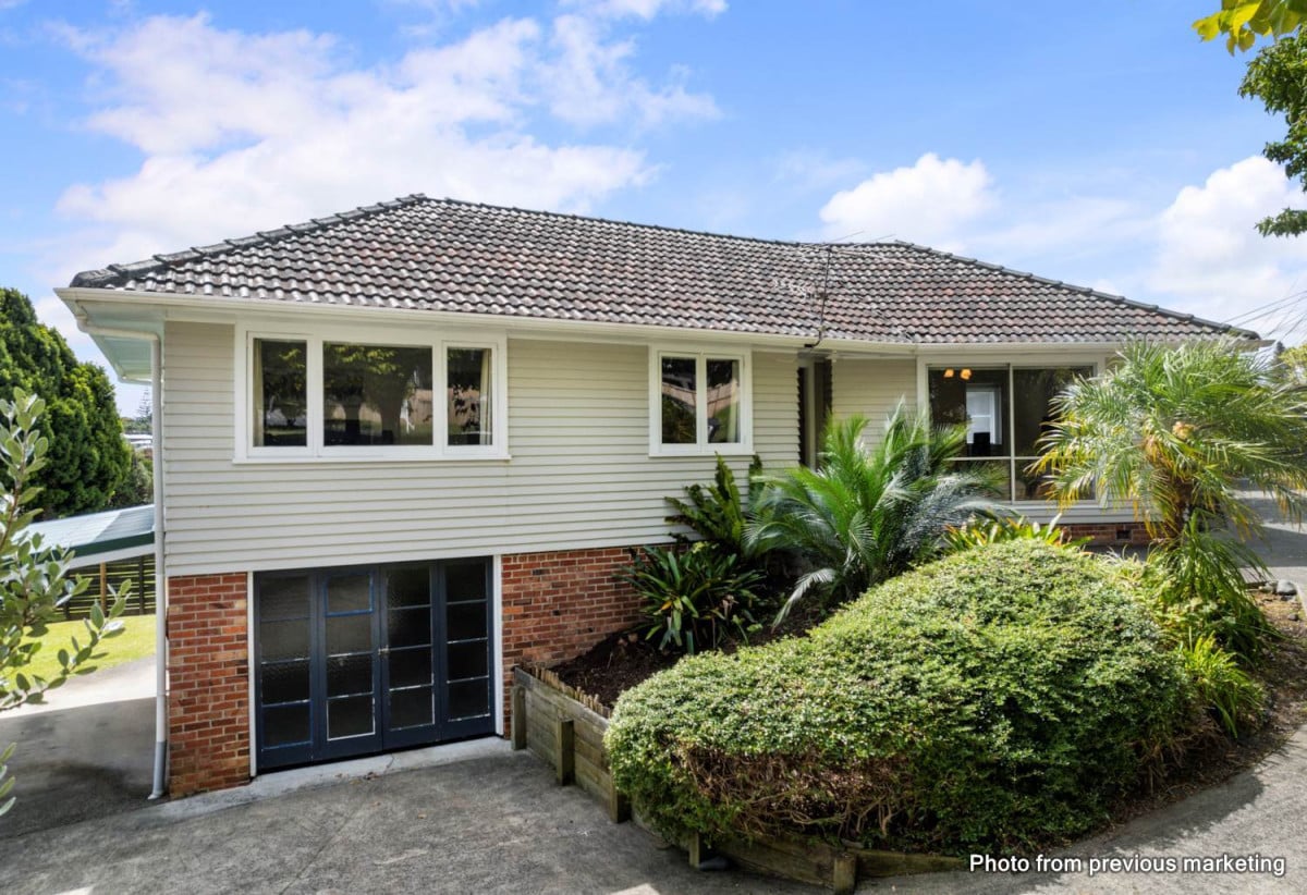 Vendor cashing out, 723m2 section with RC lodged for 5 dwellings, 3 beds 1 bath house with garage, currently rented for $650 per week Until Jan 2027, Located just minutes from motorway access, public transport, schools, and local shopping, 0.6 km to Rangeview Intermediate, 133 Vodanovich Road, Te Atatu South, Auckland