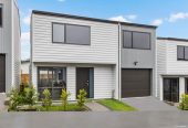 Standalone 4 beds 3 baths home, 1 Study downstairs with bathroom and internal access garage, with walking distance to schools, bus stops, parks and reserves, and in zone for ADHB. 4/50 Tiverton Road, Avondale, Auckland
