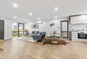 Standalone 4 beds 3 baths home, 1 Study downstairs with bathroom and internal access garage, with walking distance to schools, bus stops, parks and reserves, and in zone for ADHB. 4/50 Tiverton Road, Avondale, Auckland