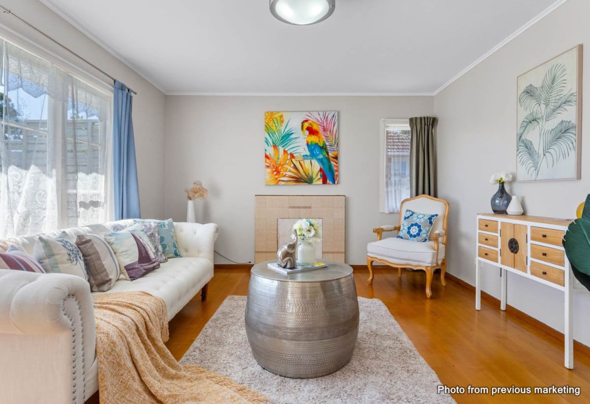 Motivated vendor, 812m2 section, 2 beds 1 bath house, Mixed Housing Urban zoning , Walking distance to Henderson Centre, minutes to motorway on-ramps, 0.7 km to Henderson School, 4 Duncan Avenue, Te Atatu South, Auckland
