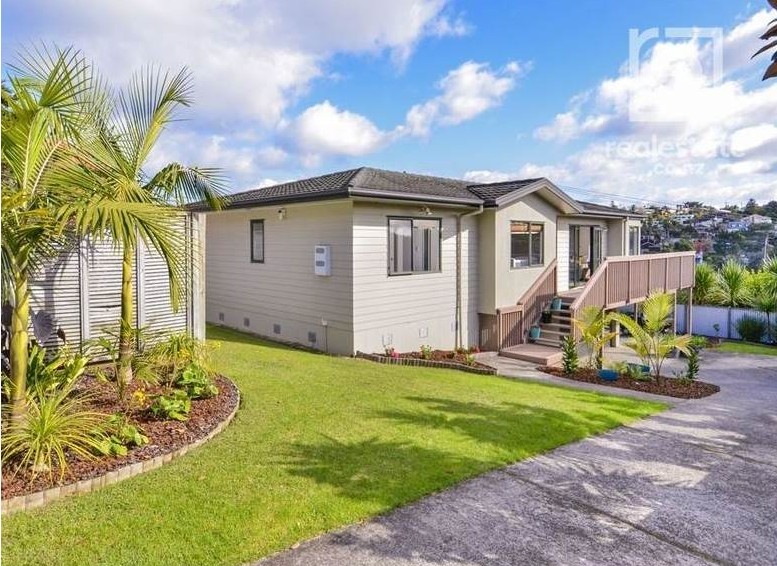 Rangitoto College zone, 3 beds + office 2 baths house with double garage on 536m2 section, 0.3 km to Browns Bay School, 77a Browns Bay Road, Browns Bay, Auckland
