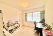 For rent, No smokers., 4 beds 2 baths house with double garage, Available 15th June, 8 West Fairway, Golflands, Auckland